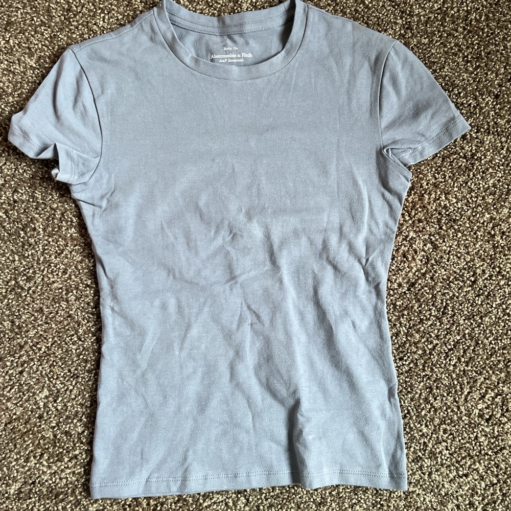Abercrombie & Fitch Light Gray Short Sleeve Tee